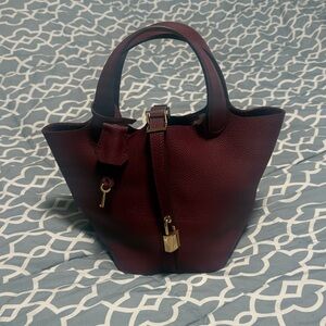 Elegant Burgundy Tote Bag Leather